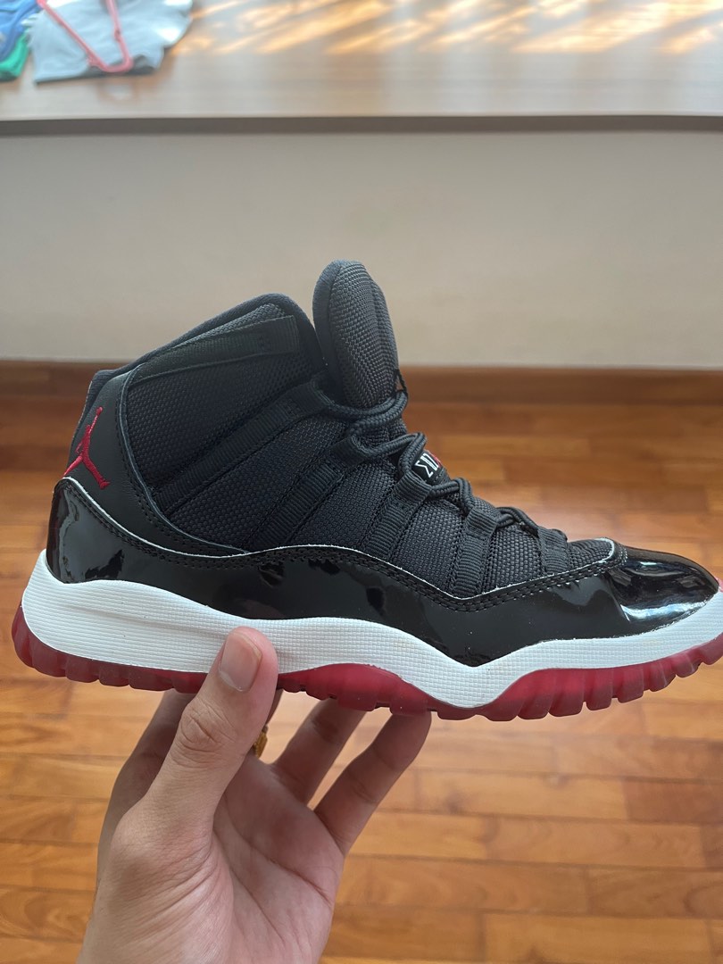 Jordan 11 outlet bred size 7