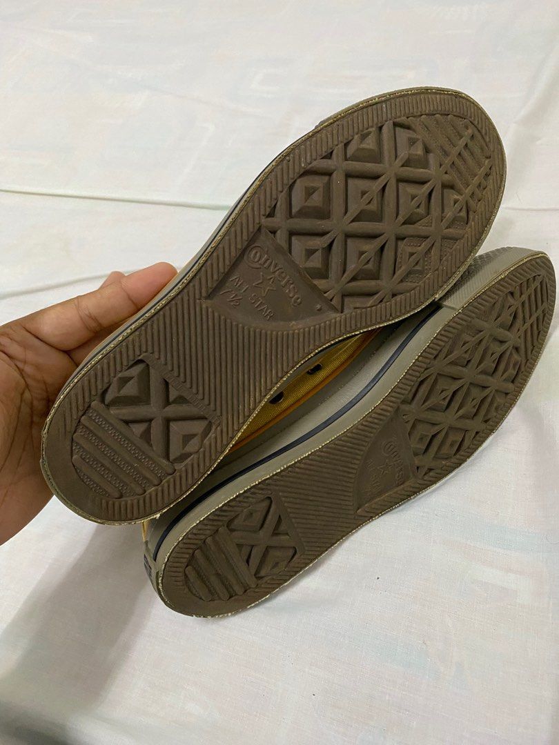 kasut converse original UK6.5 Men s Fashion Footwear Casual