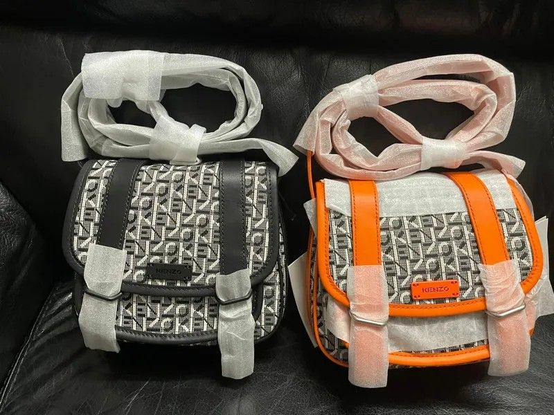 KENZO SADDLE BAG WITH FLAP AND WORDS DESIGN SIZE 20.5X17X5.5CM