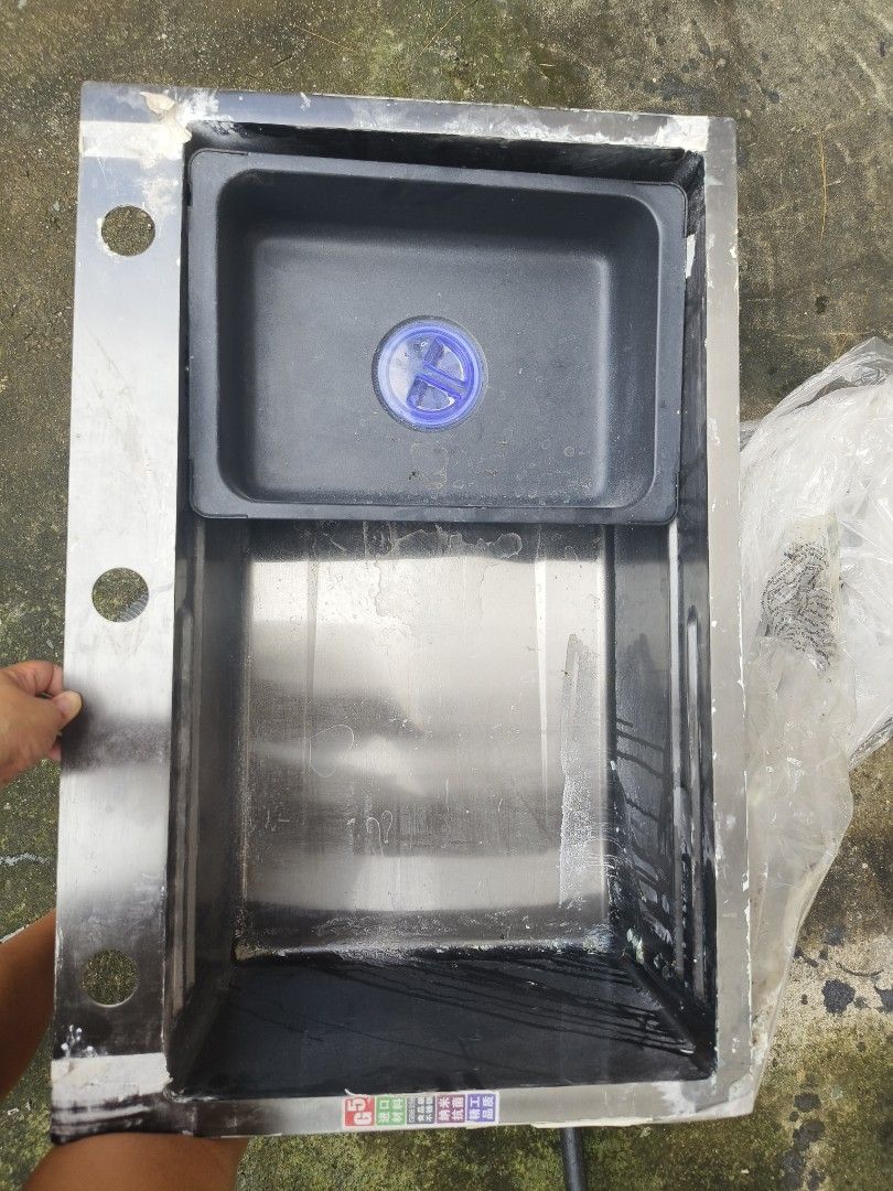 Kitchen Sink and Faucet Set (Category: Other Kitchen Appliances) located in Makati City. Submitted by sanchezmarygrace05 (Listing ID 1247941413, Image 3). Description: Kitchen Sink and Faucet Set Pull out From Condo original price 13k Lalamove or meet up.