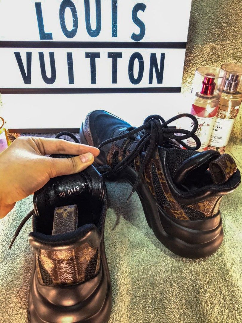 Louis Vuitton LV Archlight Sneaker Nude. Size 37.5