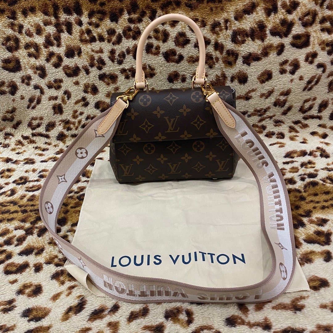 Tas LV mini, Fesyen Wanita, Tas & Dompet di Carousell