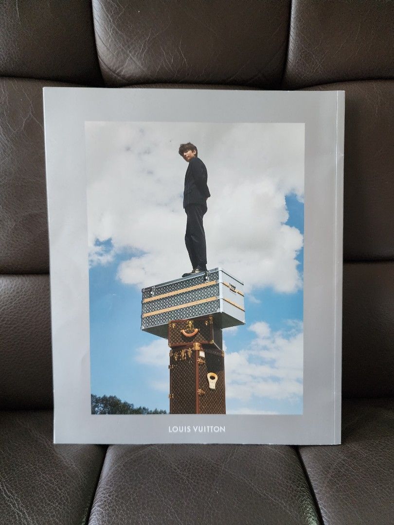 Louis Vuitton THE BOOK 200 Book/Magazine (English Version)