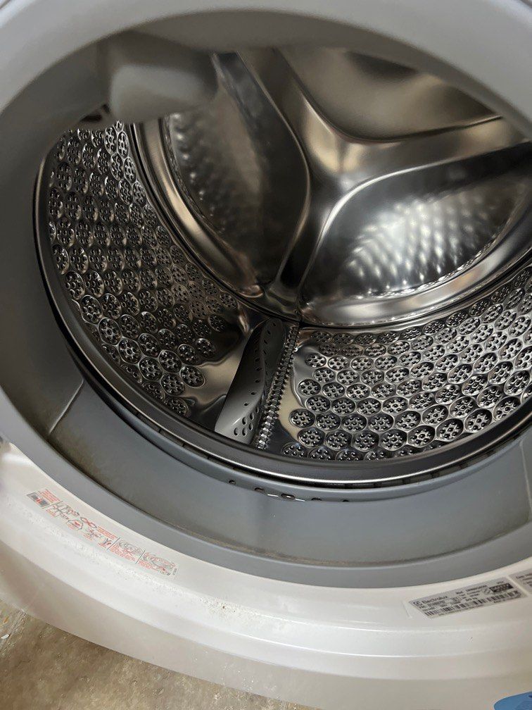 Electrolux washer dryer eww8023aewa deals