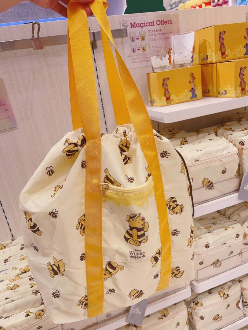 Japan Disney Store Winnie The Pooh & Friends Bee Collection Drawstring Tote  Bag Bee Pooh Tokyo Exclusive Pooh Day 2023 Exclusive Plush Keychains