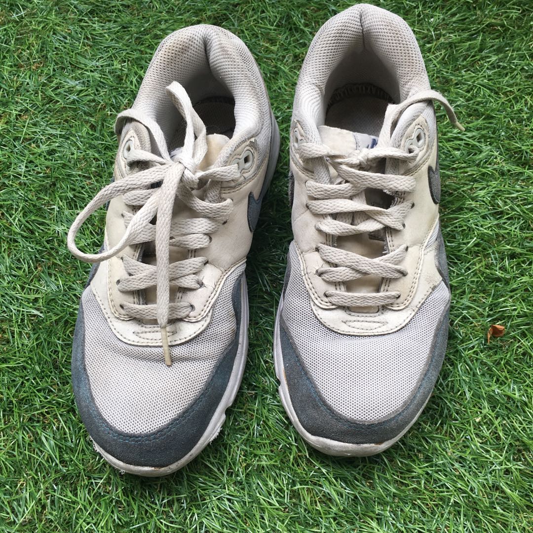 ladies nike air size 6