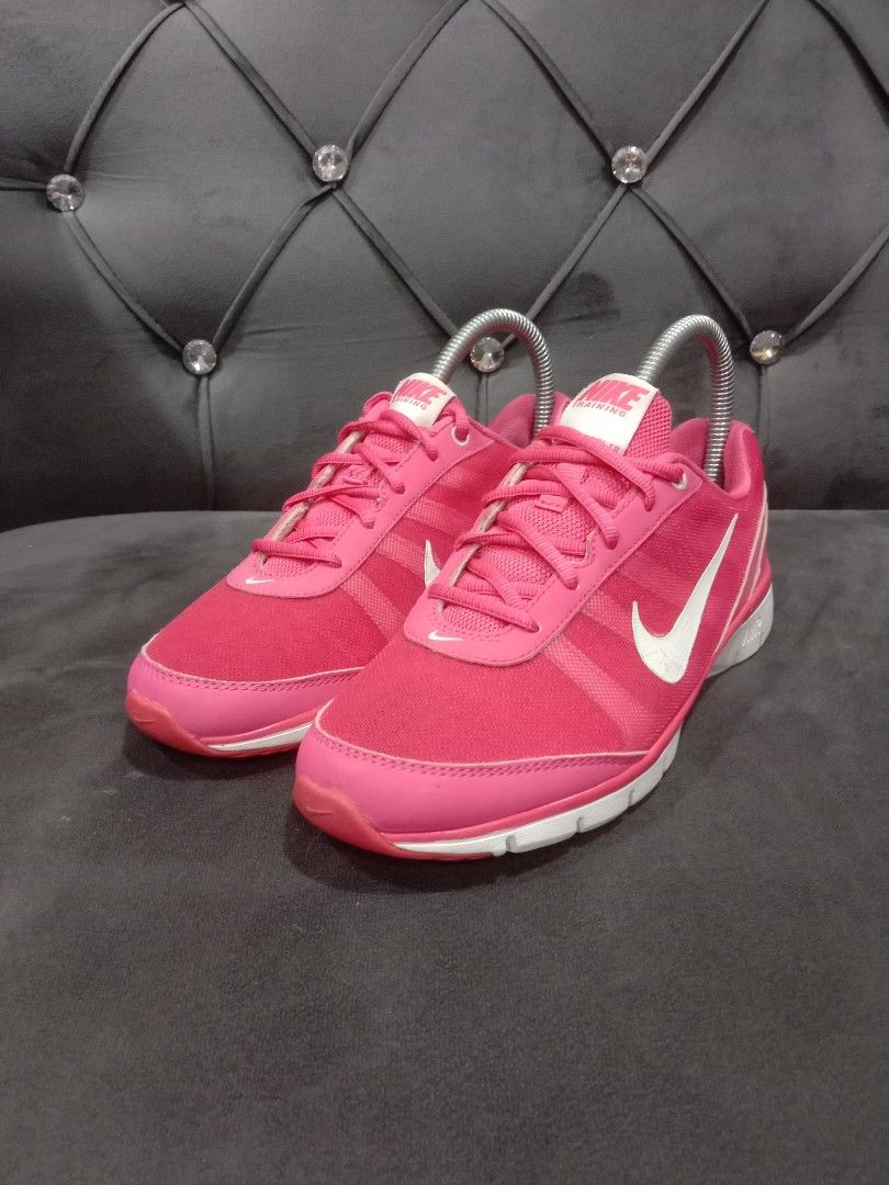 Nike total 9 discount sneaker