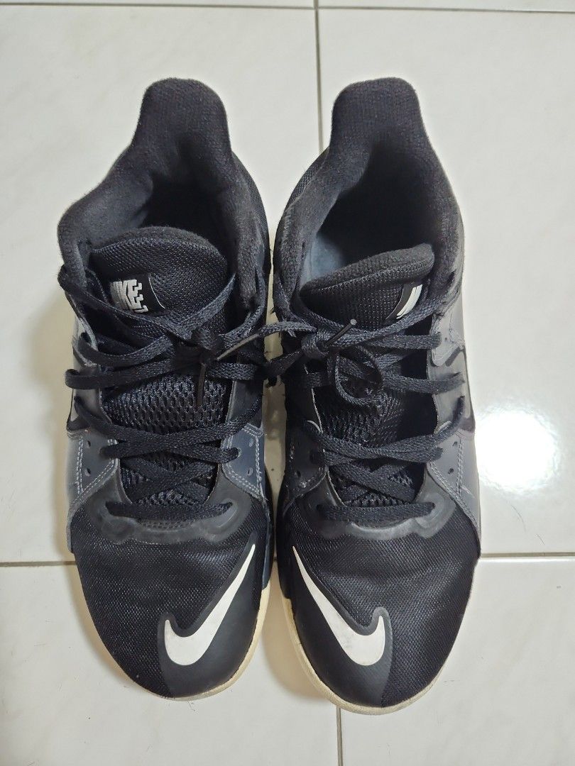 nike basketball shoes near me