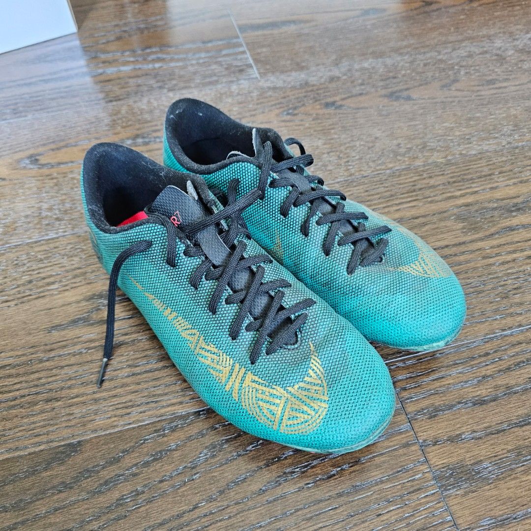 Nike Mercurial Vapor 13 // soccer shoes, Men's Fashion, Footwear, Sneakers  on Carousell