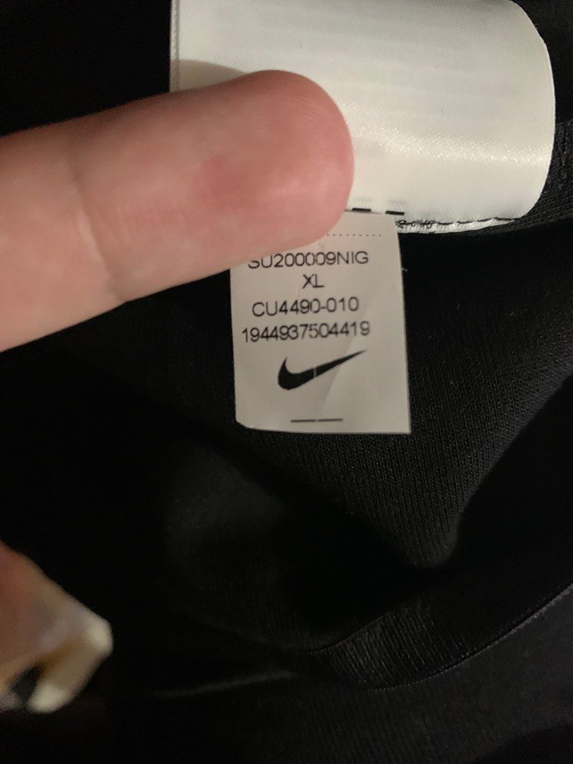 Nike Techfleece Jacket🖤🤍 (Category: Activewear) located in Laoag. Submitted by dalepagaduan (Listing ID 1248038696, Image 3). Description: • Brandnew with hangtag • XL • 21 X 27.