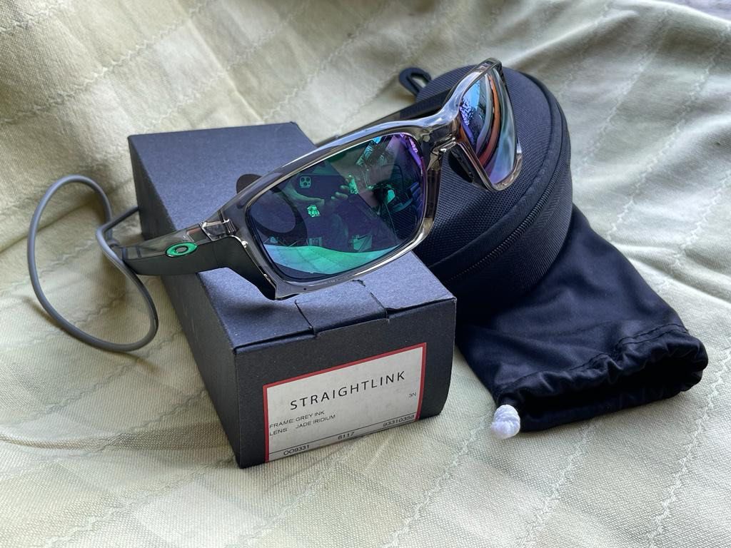 Oakley Straightlink Sunglasses, Men's Fashion, Watches