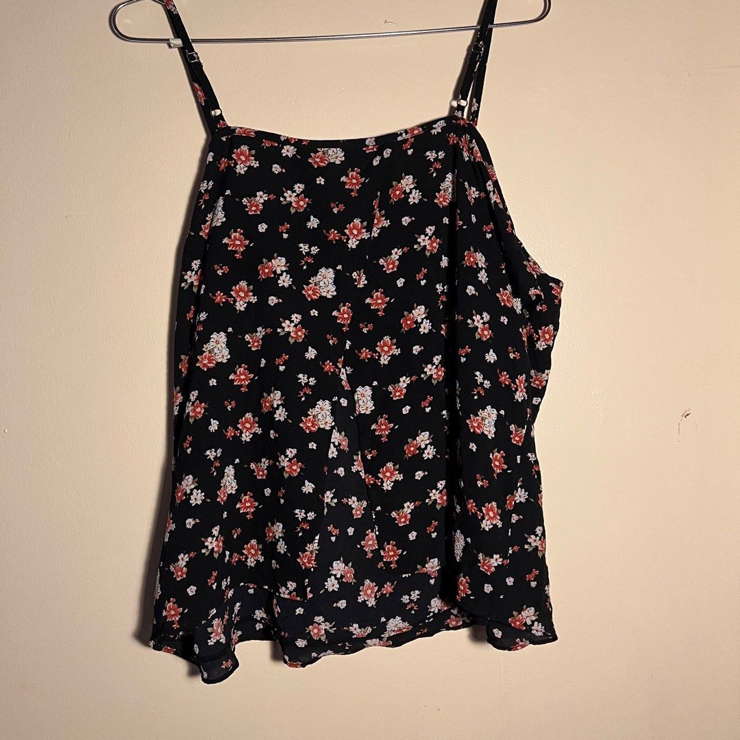 Off Shoulder Blouse (Category: Blouses) located in Subic. Submitted by ri.declutter24 (Listing ID 1247939866, Image 3). Description: 🌻 Used but definitely not abused 💌 MOP : GCash & Maya only 📦 MOD : J&T 📍 Meet up : * Zambales Area * Near Mall of Asia or Aseana ( but date tba ).