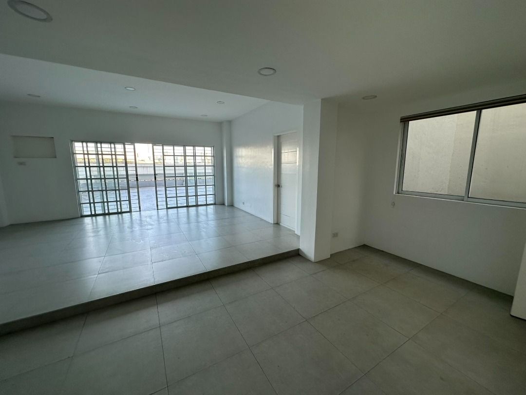 OFFICE FOR SALE Binondo ESCOLTA Total Floor Area 800sqm can rent