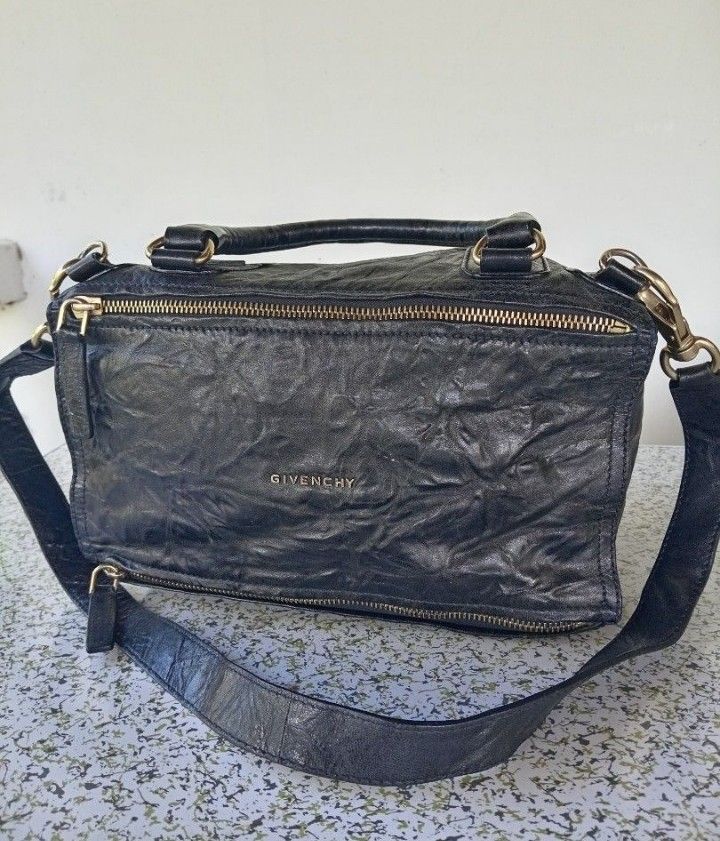 Givenchy pandora medium best sale sale