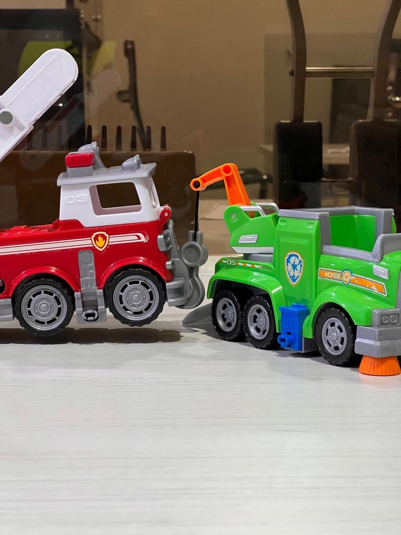 Paw patrol discount ultimate rescue rocky