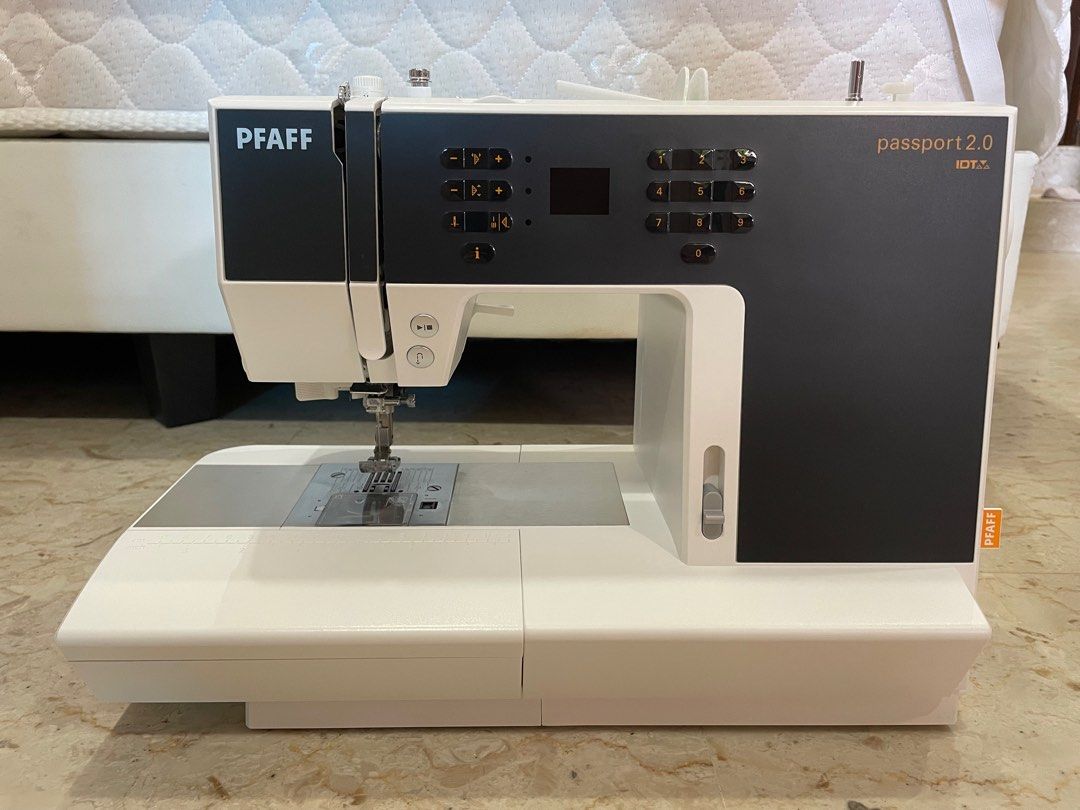 PFAFF Passport 2.0 Sewing Machine German, TV & Home Appliances, Other