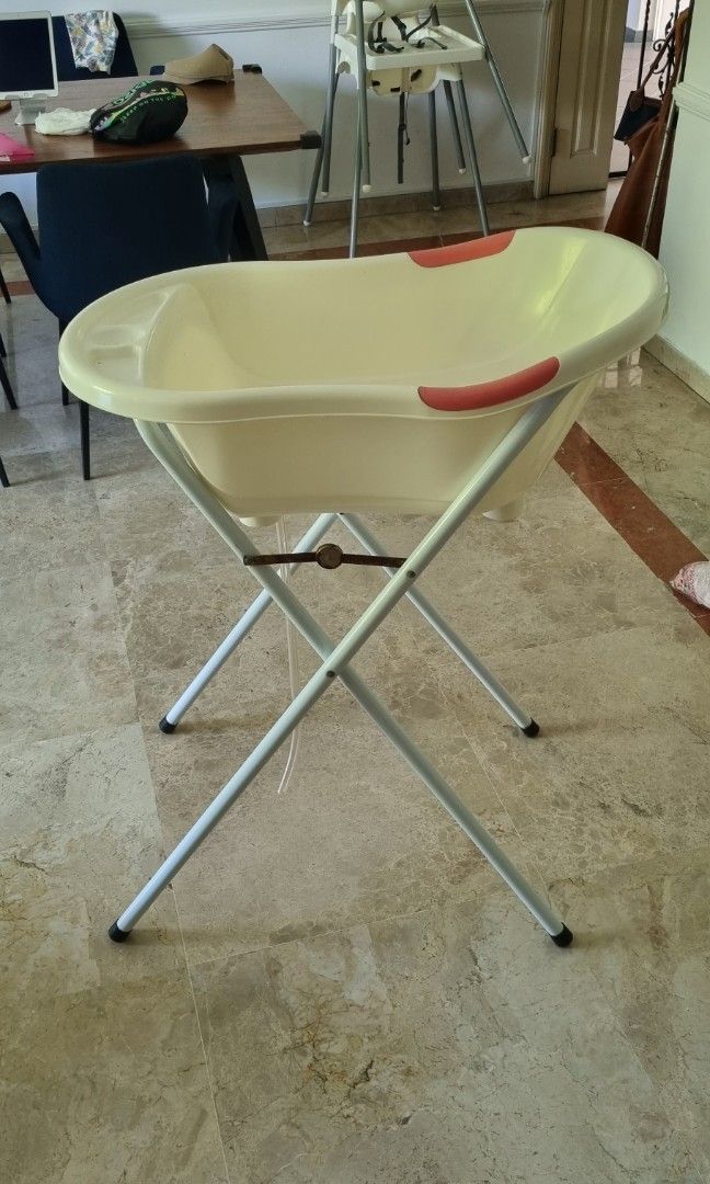 Puku zoo baby bath with stand, Babies & Kids, Bathing & Changing, Bathtub & Bath Accessories on