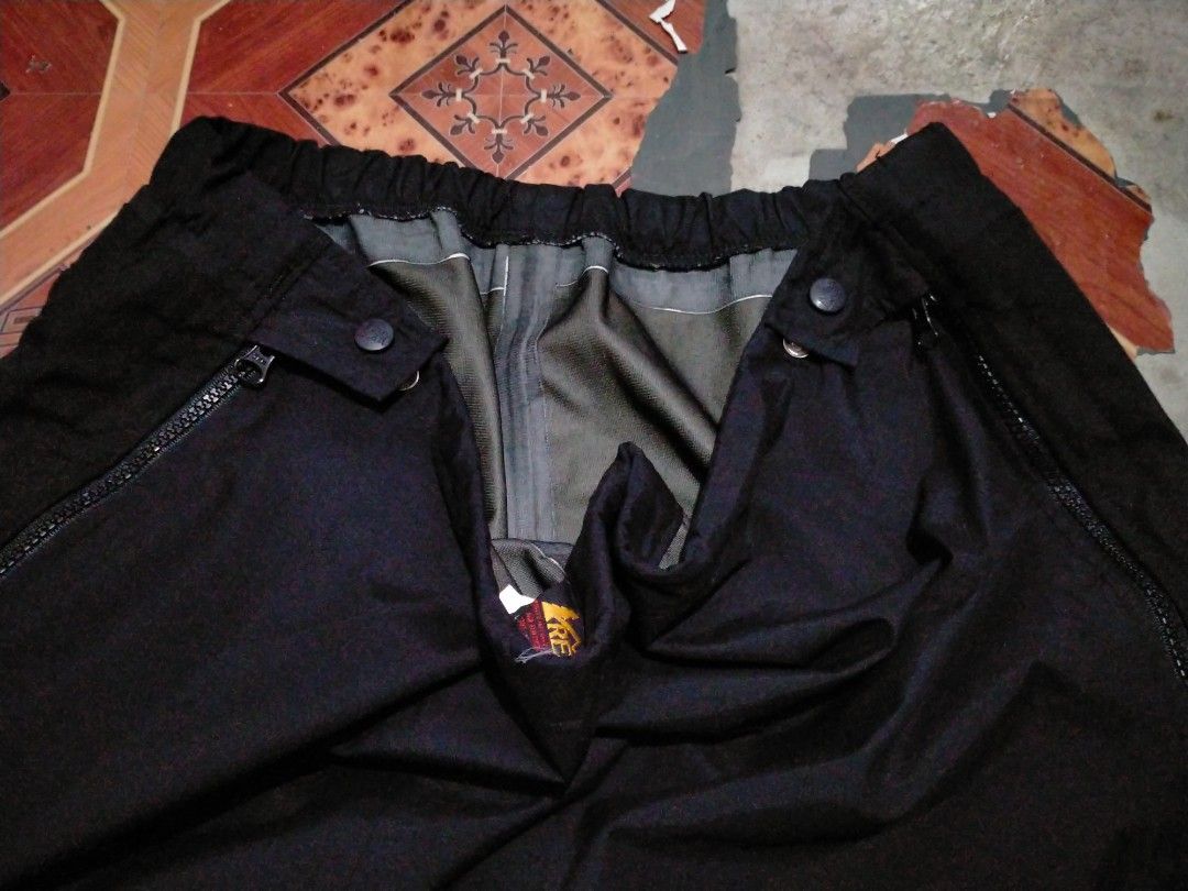 Rei softshell / water proof trekking pants ( oversize ) on Carousell