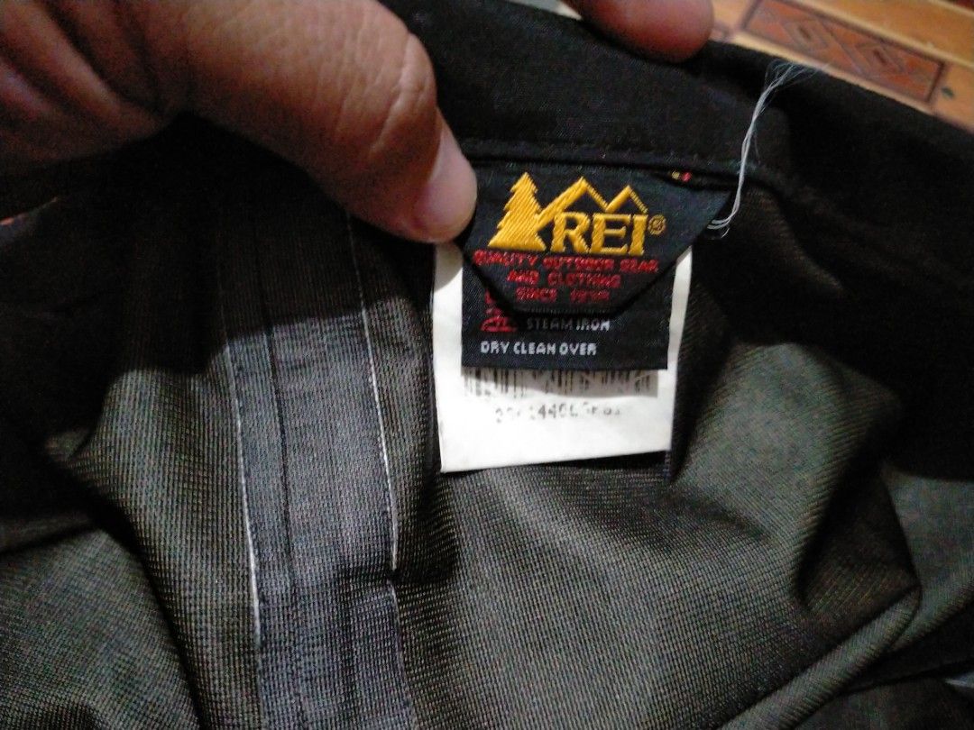 Rei softshell / water proof trekking pants ( oversize ) on Carousell