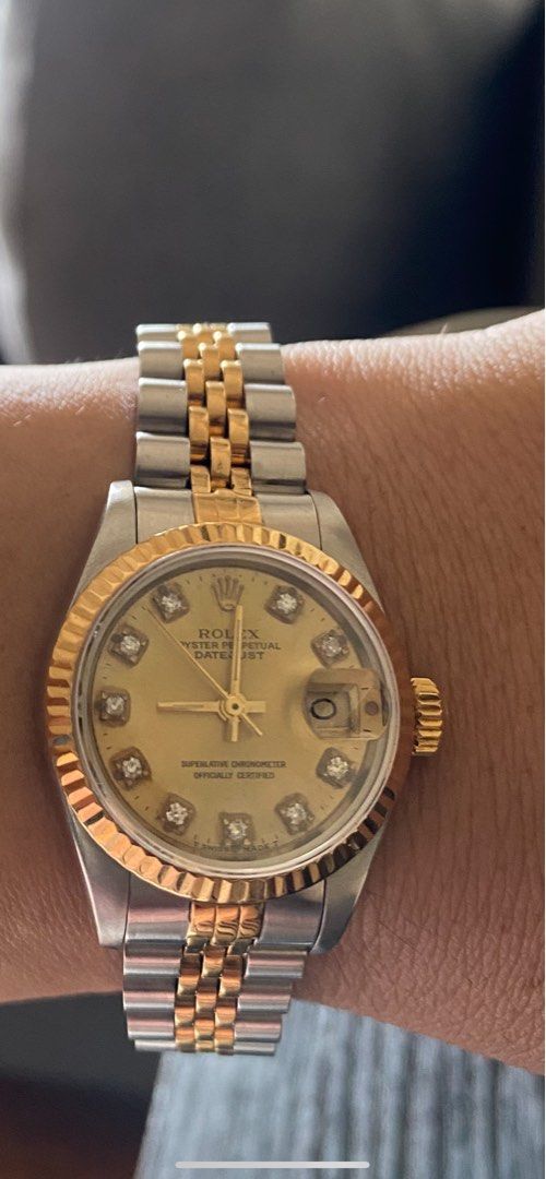 Rolex 1993 Datejust Two toned 26mm (Category: Luxury Watches) located in Pasig City. Submitted by Watchaholics (Listing ID 1247935753, Image 1). Description: Rolex 1993 Datejust Two toned 26mm -Ref 69173 -26mm -year model 1993 -9/10 condition -UNIT ONLY -open for authentication For 230k You may DM or contact @ 09615077138 Thanks admin😉.