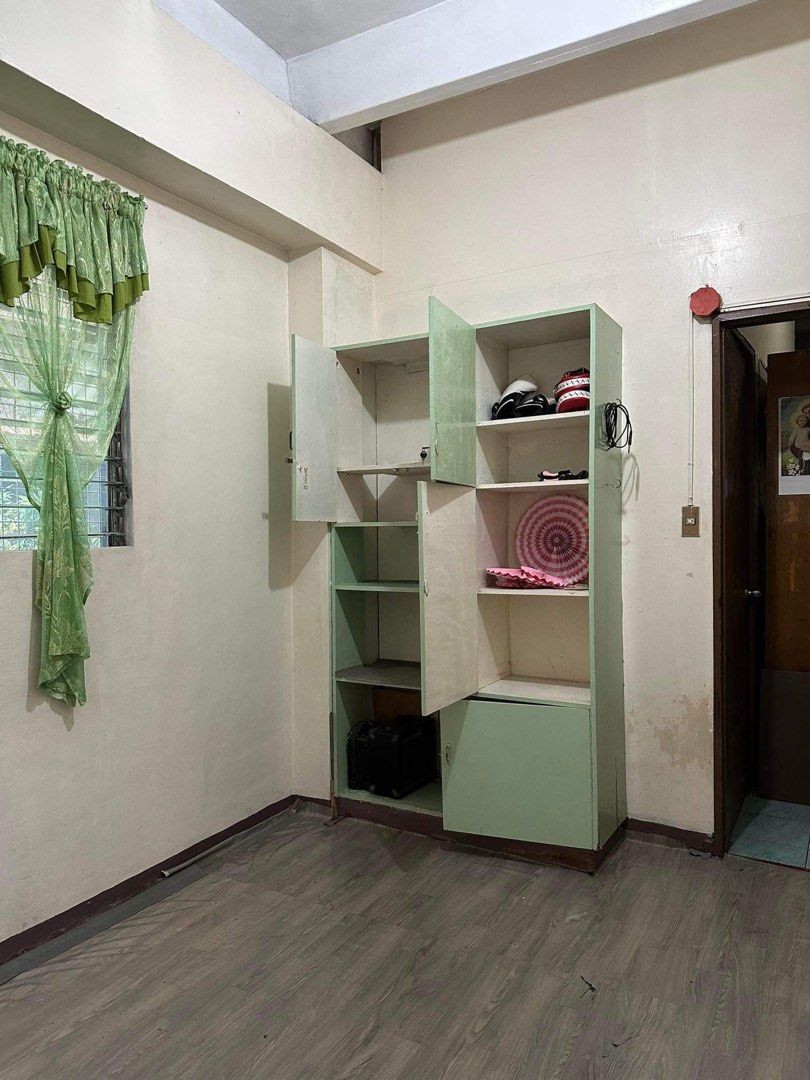 Room for Rent (Category: Room Rentals) located in Pasig City. Submitted by sidequester (Listing ID 1247916877, Image 3). Description: Room for rent located in Rotonda, Pasig City (6 months contract, renewable) Inclusive of water, electricity and internet connection bill Bare room with built in cabinets With strong internet connection Shared common spaces such as dining, bathroom and kitchen (pwede magluto pero sharing sa payment sa gas) For solo 