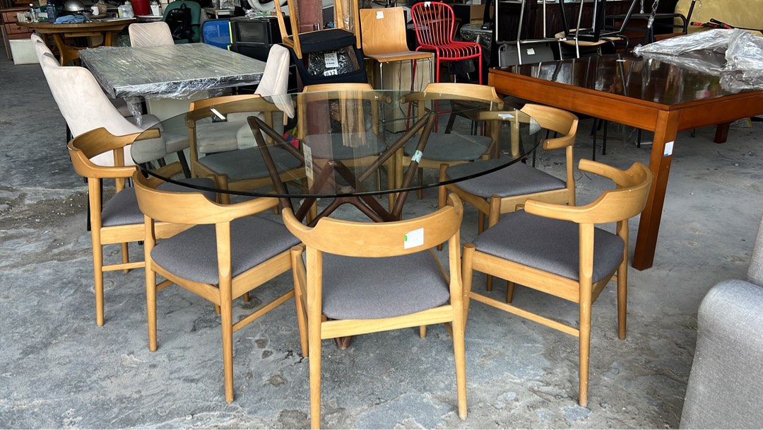 Round 8 seater dining table glass top, Furniture & Home Living