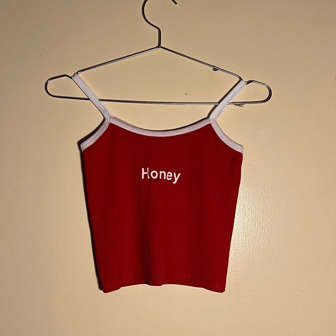Sando Crop Top (Category: Sleeveless) located in Subic. Submitted by ri.declutter24 (Listing ID 1247940054, Image 1). Description: Size : XS - M 🌻 Used but definitely not abused 💌 MOP : GCash & Maya only 📦 MOD : J&T 📍 Meet up : * Zambales Area * Near Mall of Asia or Aseana ( but date tba ).