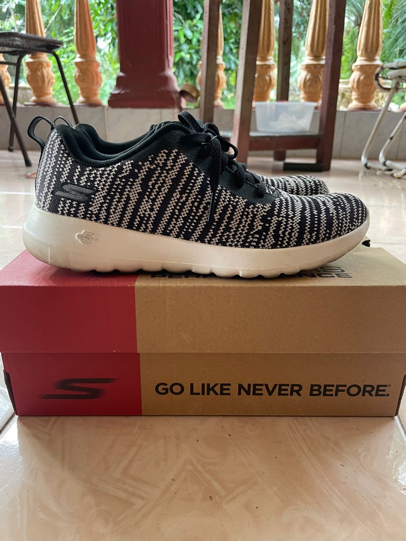 Skechers go walk joy rapture store