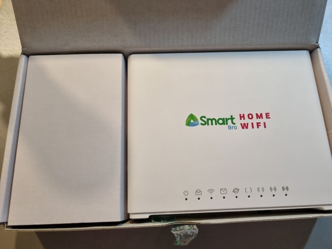 Smart Bro Home Wifi Advanced (Category: Networking) located in Valenzuela. Submitted by MGA_ALAALA_NG_STAFE (Listing ID 1248051436, Image 3). Description: ‼️‼️Please read before buying‼️‼️ This router is not for heavy data use. I can only connect 5 devices to it. Pag lumampas minsan nagloloko na. Router restarts whenever I try to download anything in PS4. Or it would remove some devices connected to it. Really not that reliable. 🚫Wala na din siy