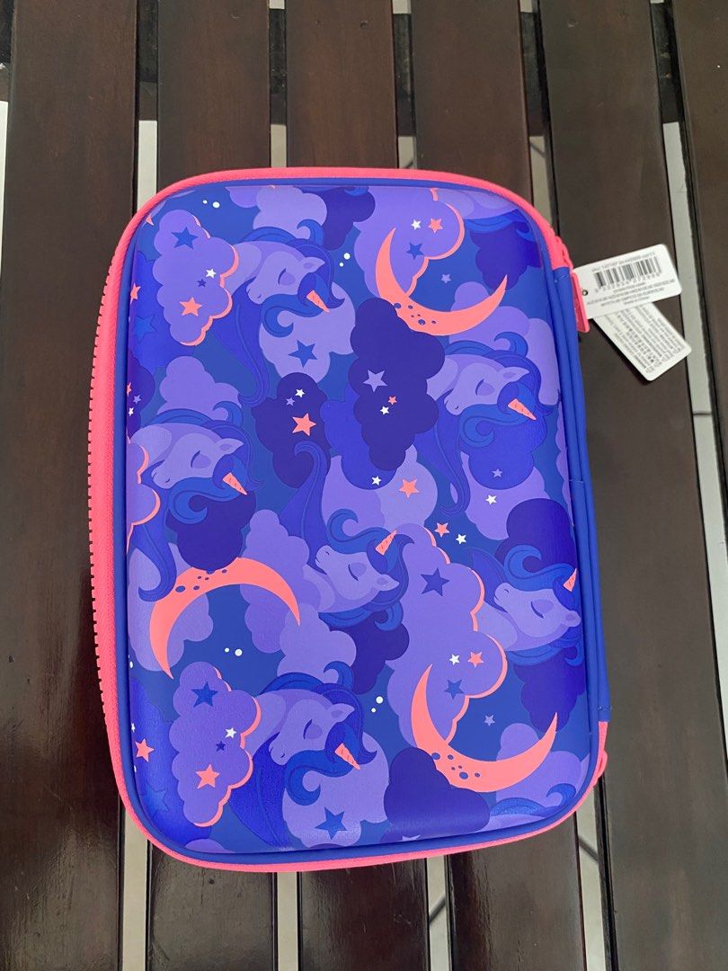 Smiggle pencil case (Category: Stationery & School Supplies) located in Manila. Submitted by pingkotton (Listing ID 1247969585, Image 3). Description: Authentic and on hand.