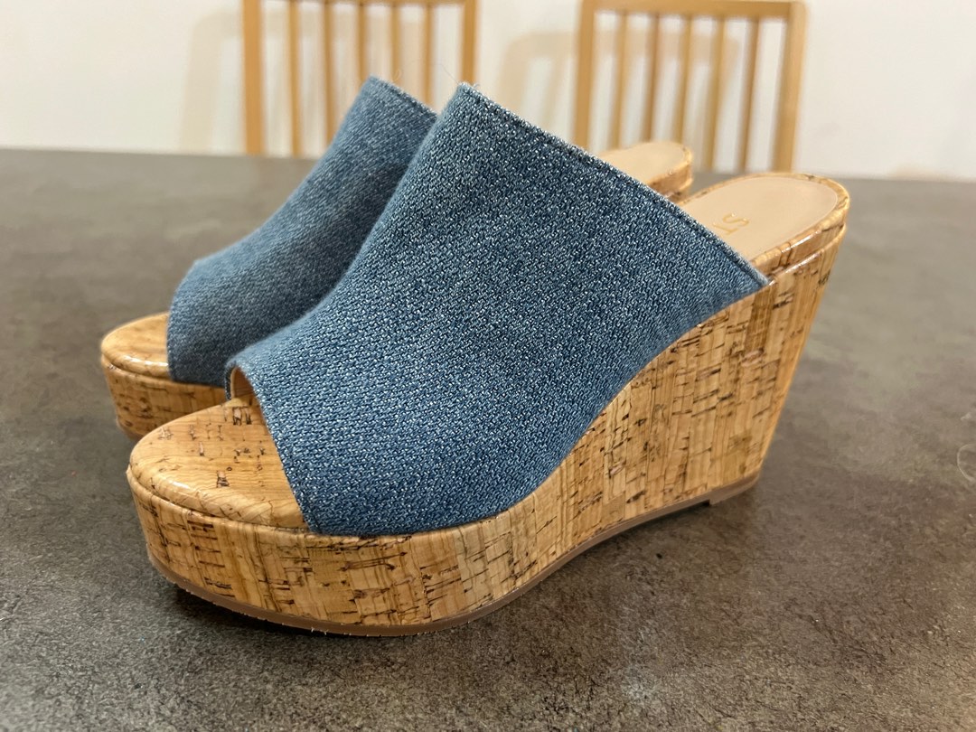 Stuart weitzman margarite hotsell suede wedge sandals