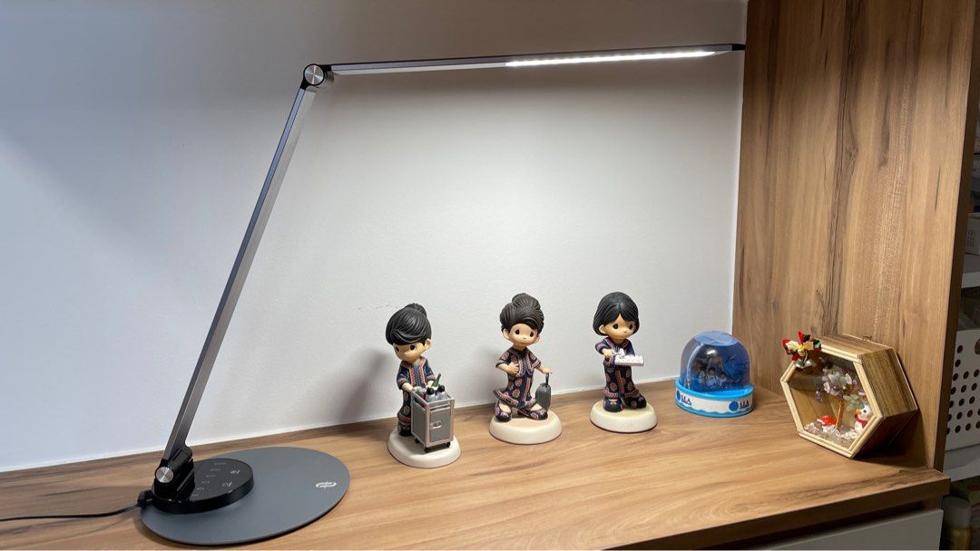 Taotronics aluminum alloy dimmable led outlet desk lamp