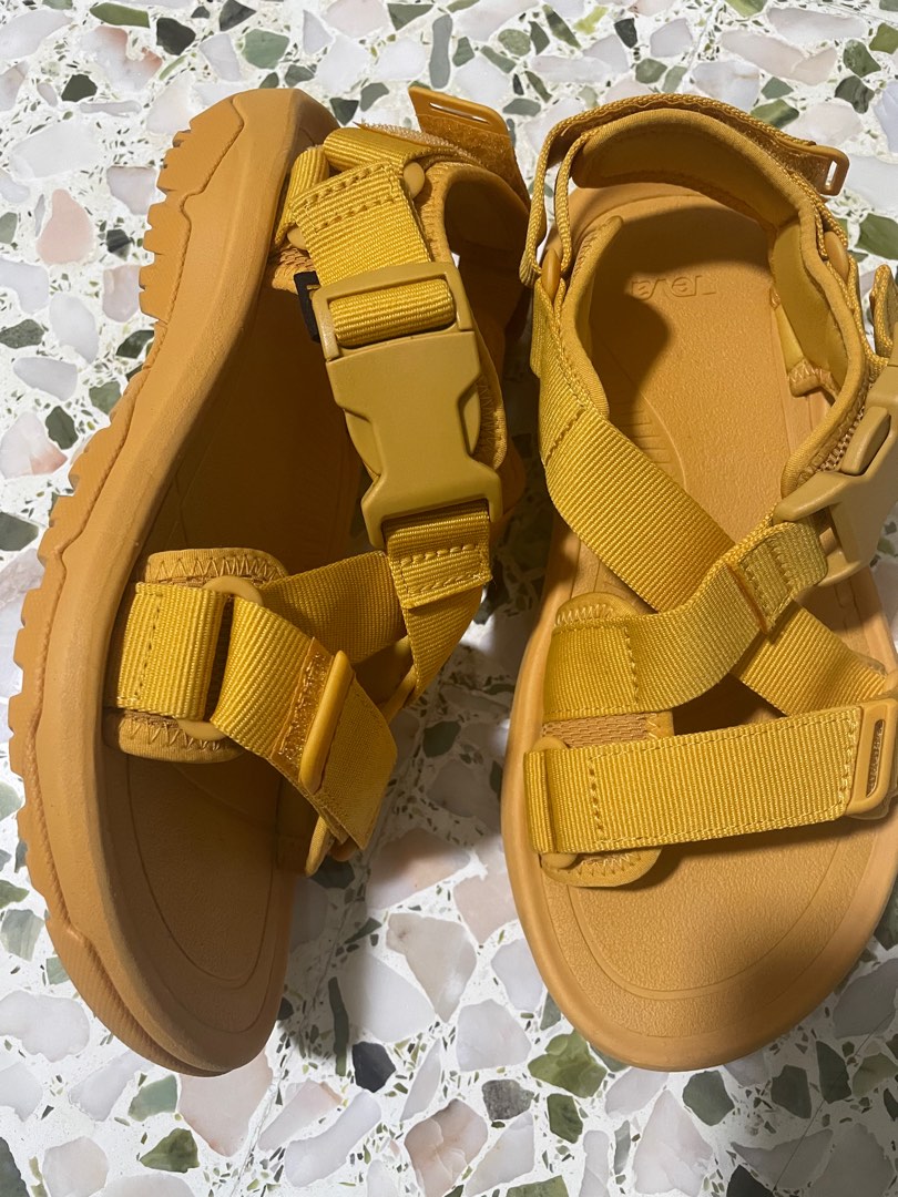 Gold on sale teva sandals