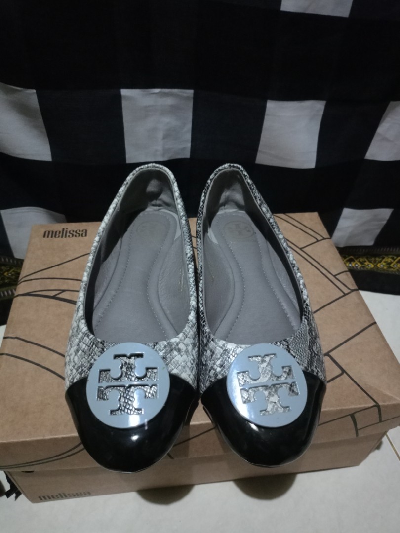 Tory Burch flat shoes on Carousell