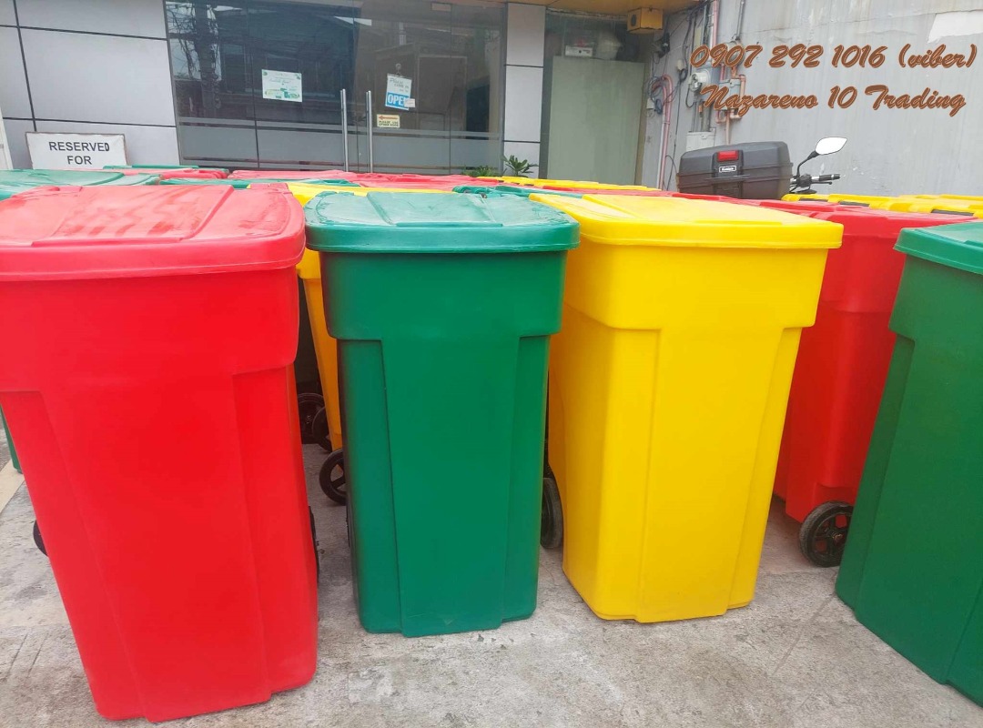 trash bin 457 Rolling bin, Furniture & Home Living, Cleaning & Homecare