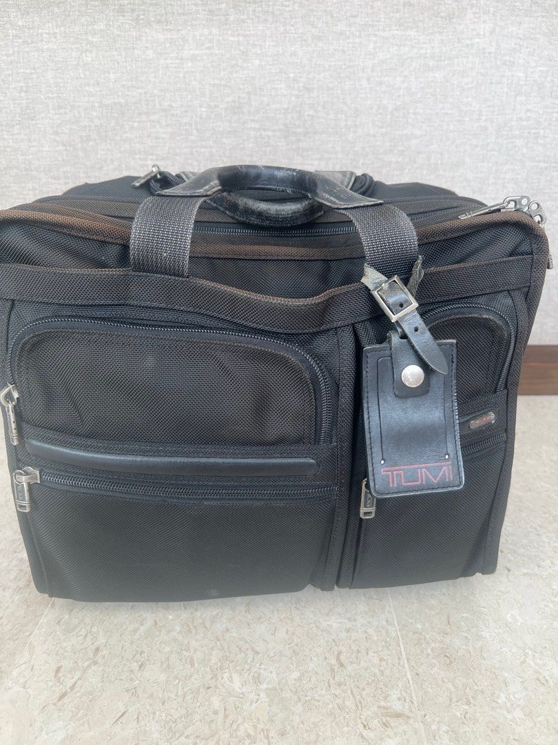 Tumi pilot case sales