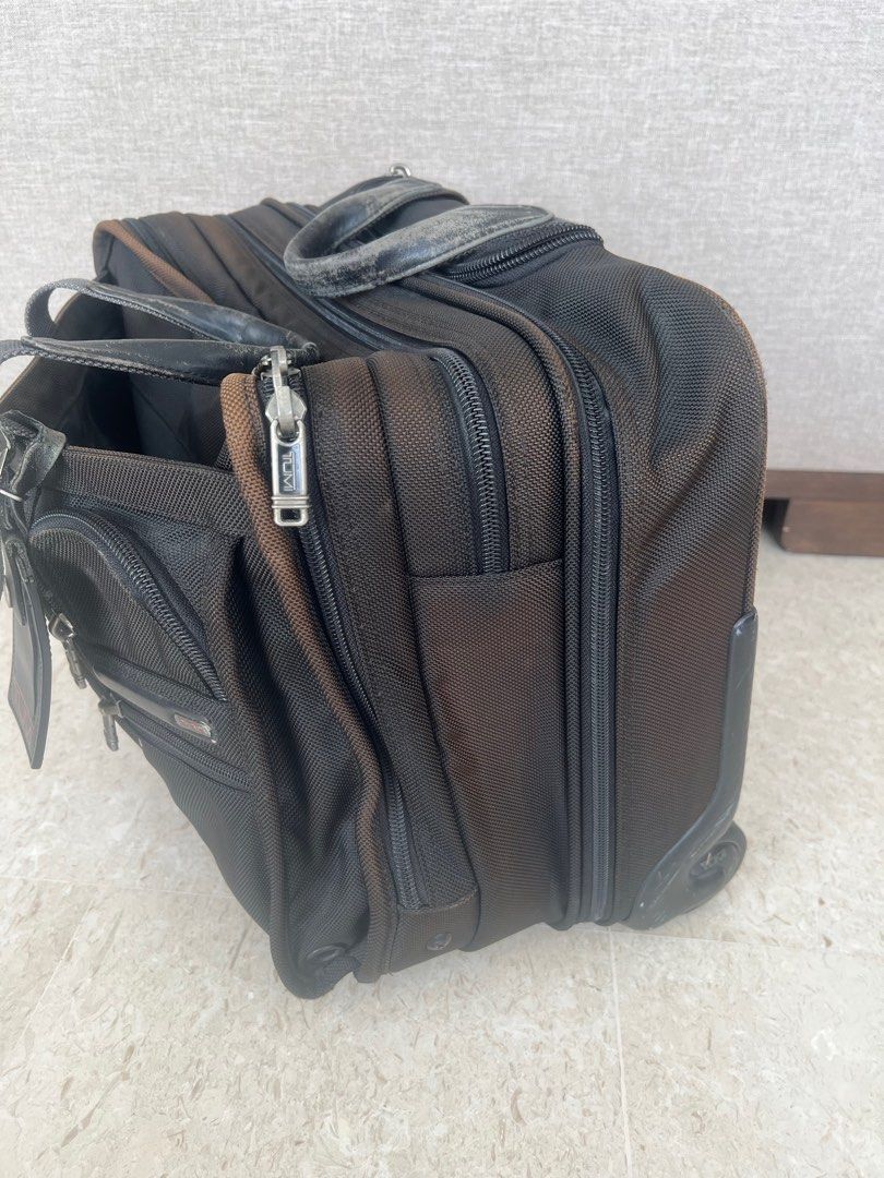 Tumi Alpha 2 wheel doctor lawyer pilot bag Men s Fashion Bags