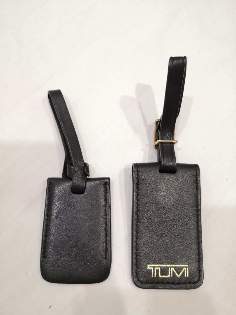 Tumi tag top