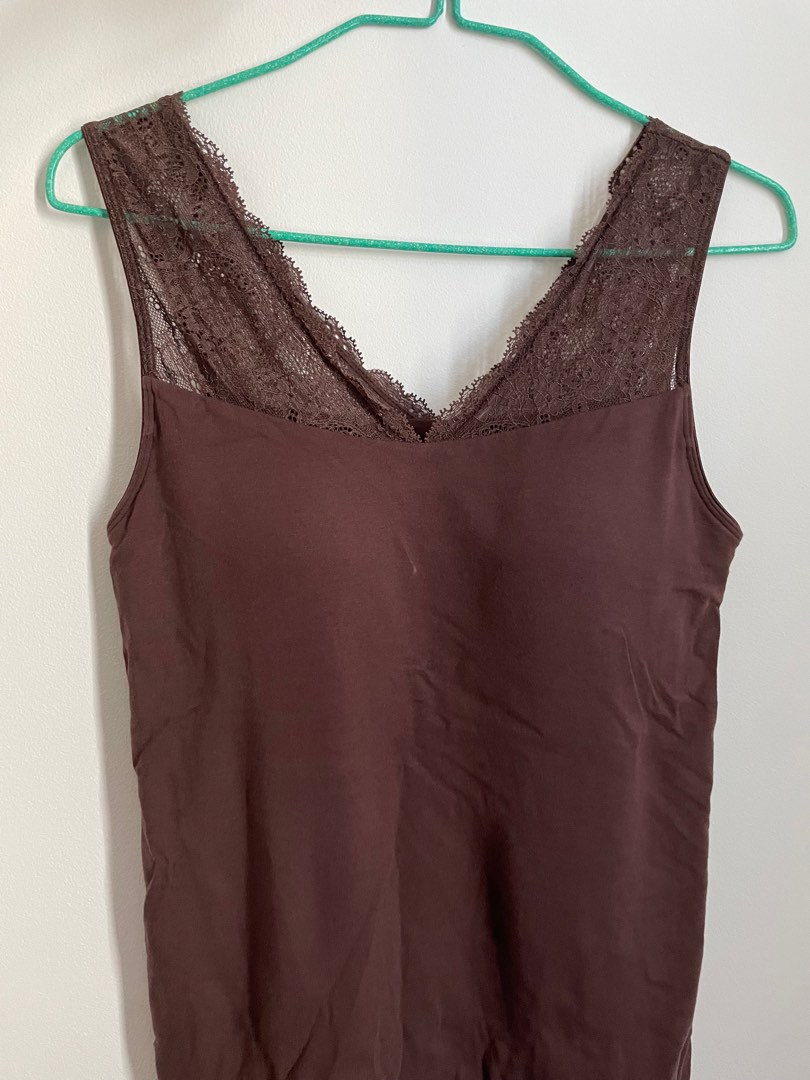 Uniqlo bra tops suitable for nursing mothers. Women s Fashion