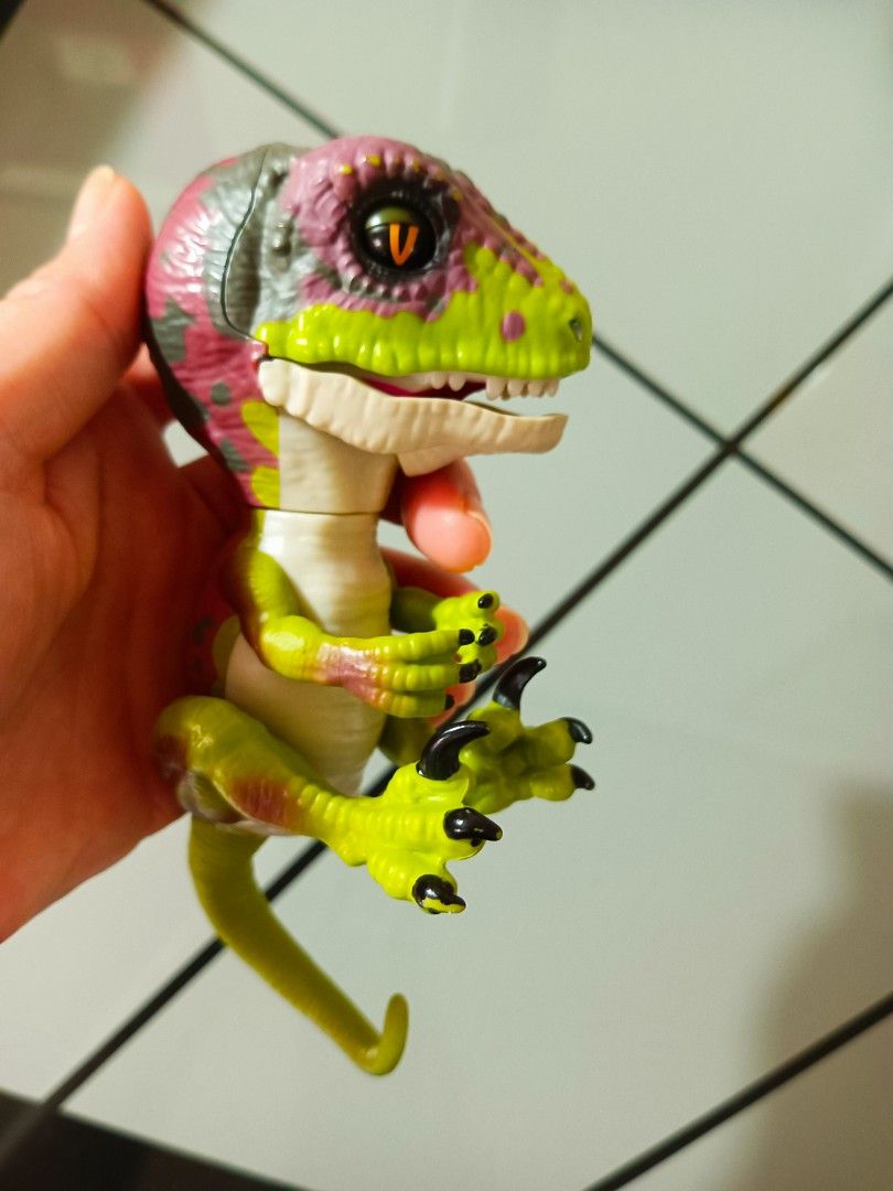 Untamed Dinosaur (Category: Action & Battle Toys) located in Quezon City. Submitted by jhaney24 (Listing ID 1247996259, Image 2). Description: .