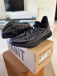 Adidas Yeezy Boost 350 Supreme, Men's Fashion, Footwear, Sneakers on  Carousell