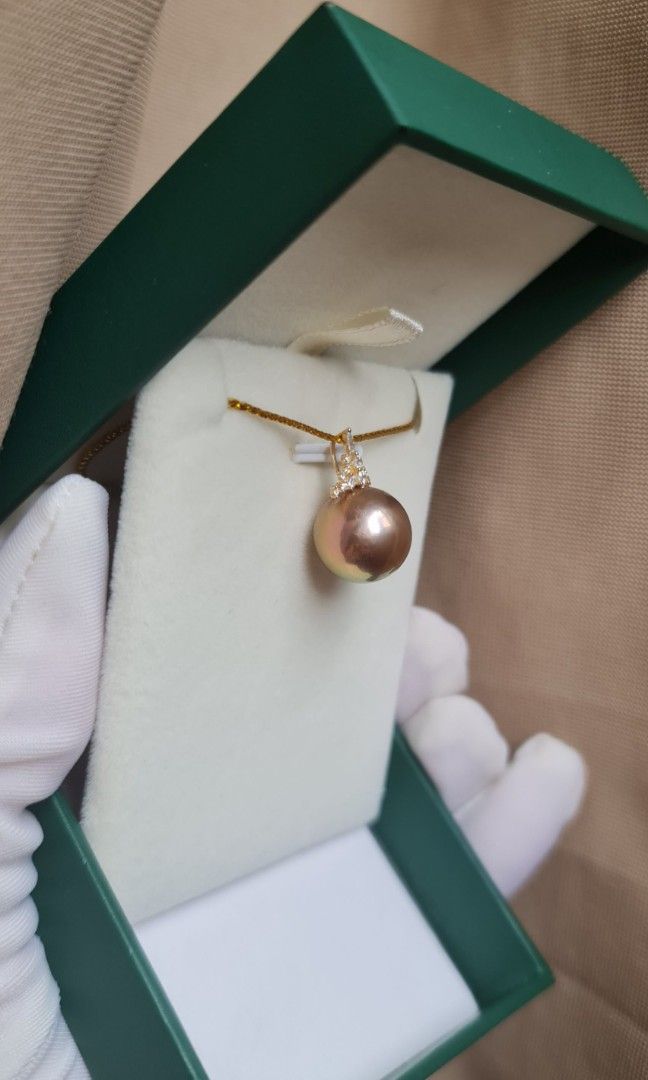 18k yellow gold Marquise setting with large beautiful bronze