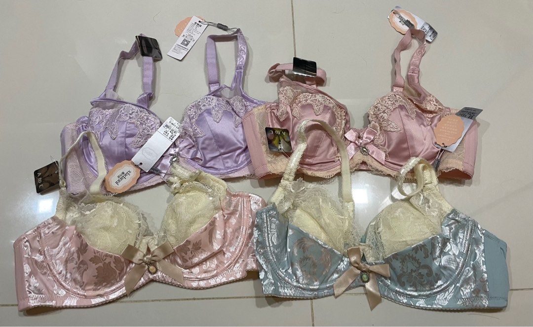 38-40c bra lingerie comfy lace sexy, Women's Fashion, New Undergarments &  Loungewear on Carousell