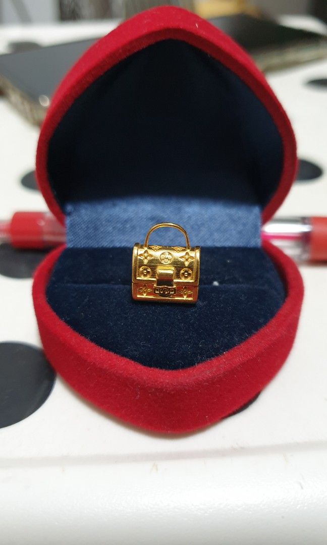 916 gold LV Dauphine bag pandora charm 2.38g Women s Fashion