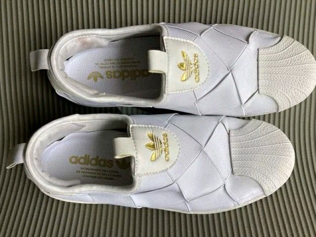 Adidas superstar flip on