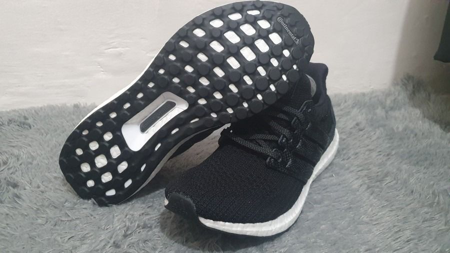ADIDAS ULTRABOOST WHITE BLACK SNAKE SKIN LEATHER FX8931, Fesyen Pria,  Sepatu , Sneakers di Carousell