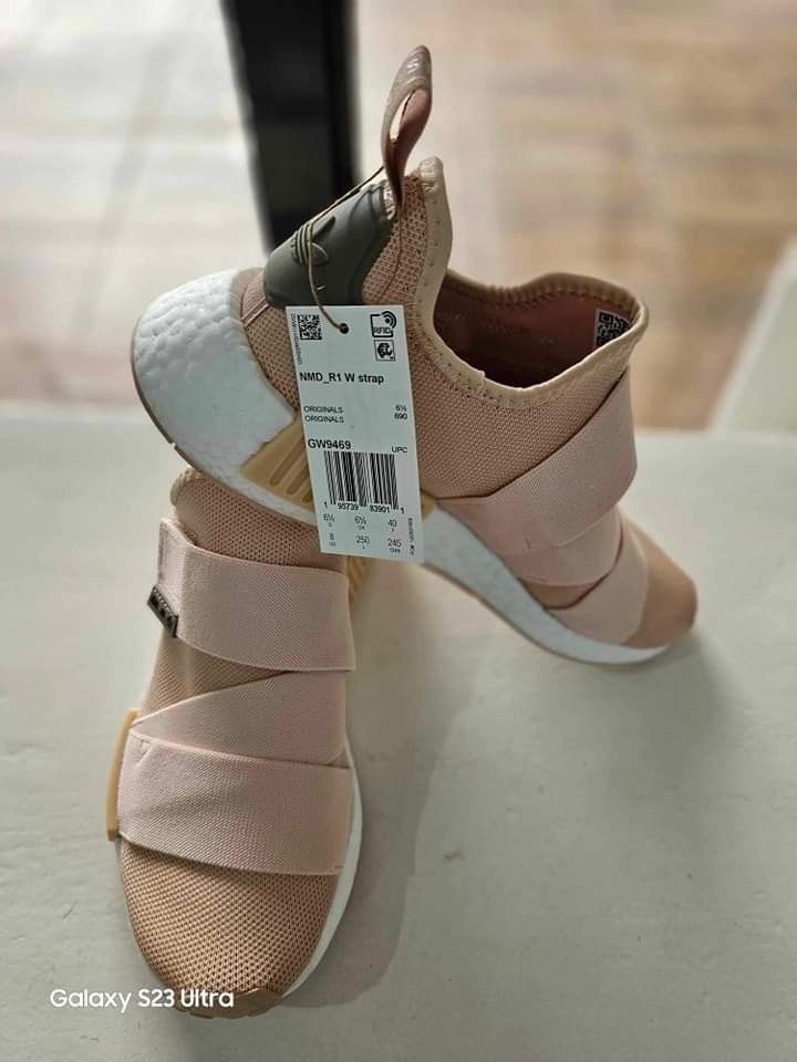 Nmd r1 womens size 6.5 top