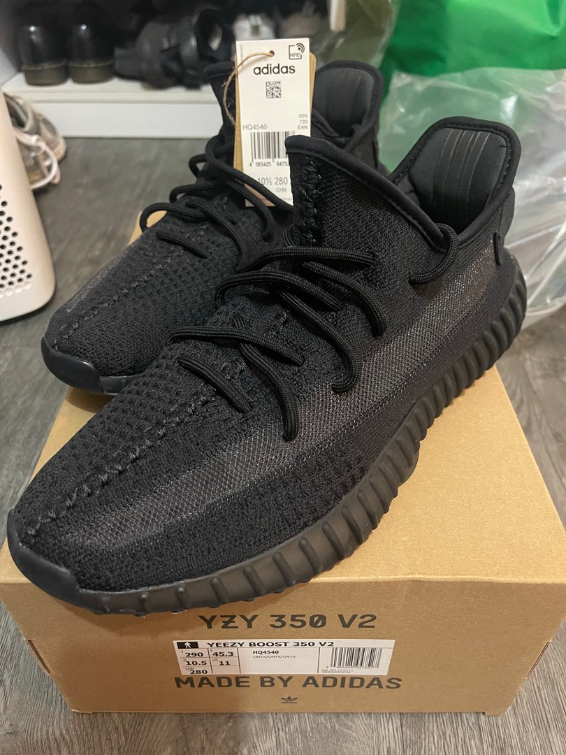 ADIDAS YEEZY BOOST 350 V2 ONYX US 11 / UK 10.5 / FR 45.3