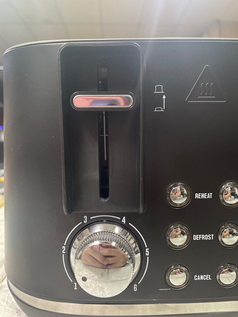 Anko Black 4 Slice Bread Toaster (Category: Ovens & Toasters) located in Pasay City. Submitted by meostore (Listing ID 1252244339, Image 2). Description: 220v ready to use No issue Pm.