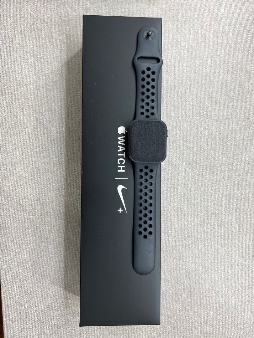 Apple watch series hotsell 4 nike plus bands